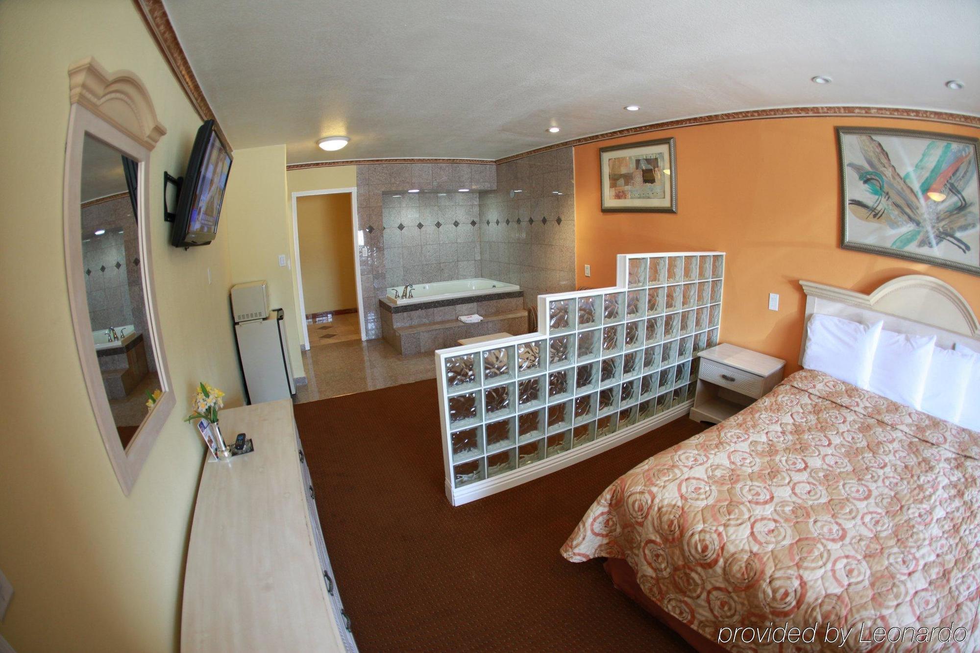 Glen Capri Inn And Suites - Burbank Universal Glendale Exterior photo